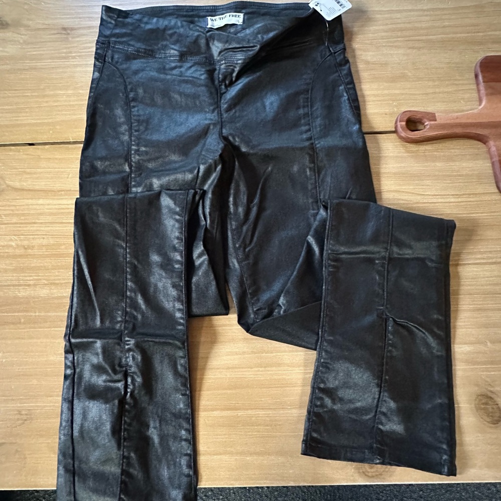 Free People black straight leg pants with open front 🌝